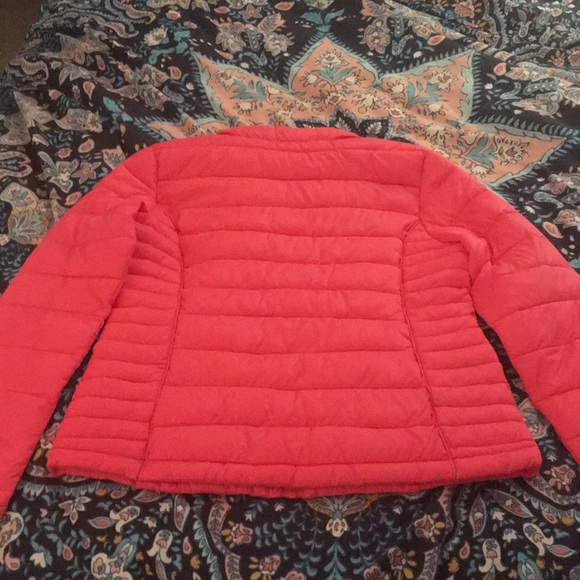 Hot pink light puffer jacket - Picture 3 of 3